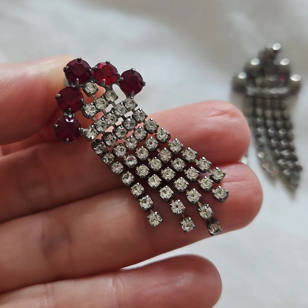 Vintage Red Beaded Necklace and Earring Set - Picture 7 of 7
